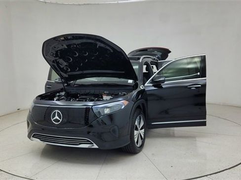 Used 2024 Mercedes-Benz EQB 250+ w/ Driver Assistance Package image 73