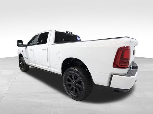 Used 2025 RAM 3500 Laramie AWD/4WD image 2