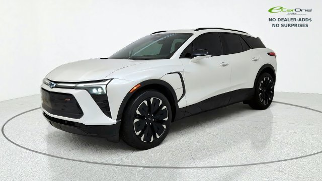 Used 2024 Chevrolet Blazer EV RS RWD image 3