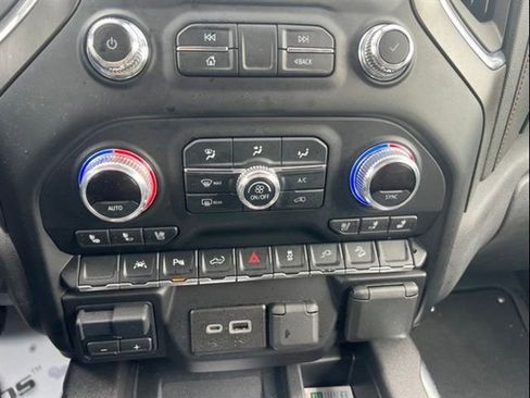 Used 2022 GMC Sierra 1500 AT4 w/ AT4 Premium Package AWD/4WD image 46