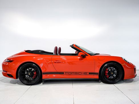 Used 2018 Porsche 911 Carrera GTS image 2