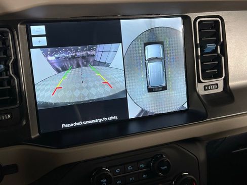 Used 2023 Ford Bronco Wildtrak image 22