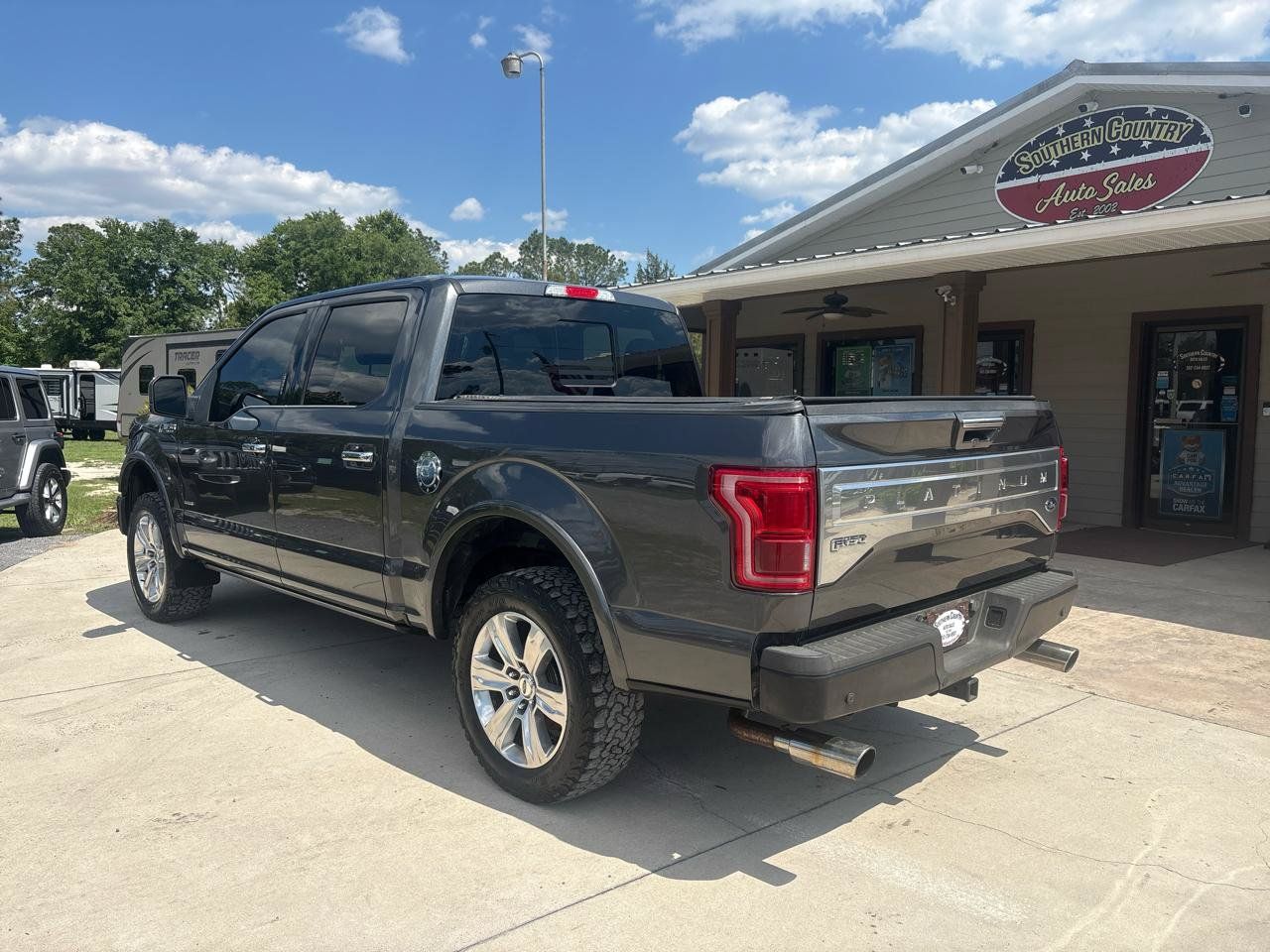 Used 2016 Ford F150 Platinum w/ Equipment Group 701A Luxury AWD/4WD image 7