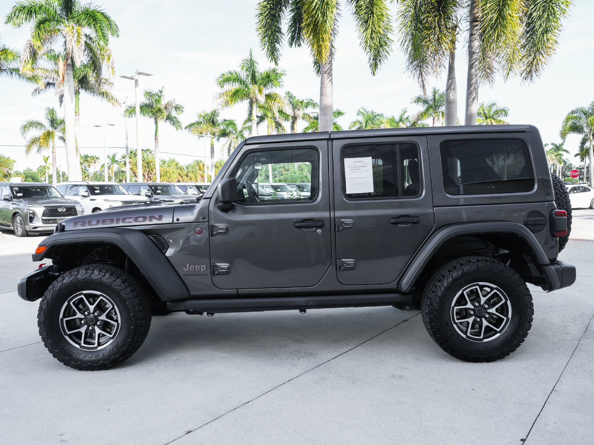 Used 2025 Jeep Wrangler Unlimited Rubicon AWD/4WD image 24