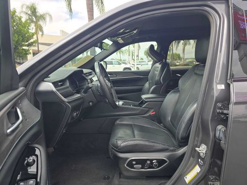Used 2021 Jeep Grand Cherokee L Overland w/ Luxury Tech Group IV AWD/4WD image 25