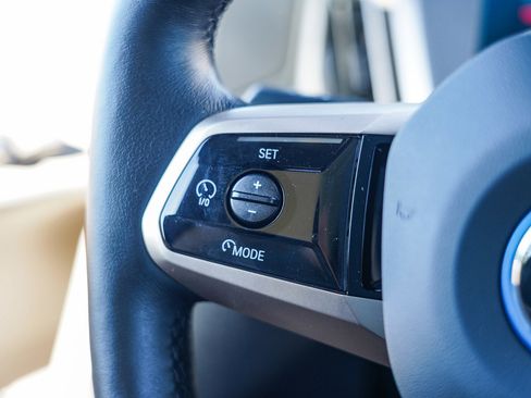 Used 2025 BMW iX xDrive50 image 29