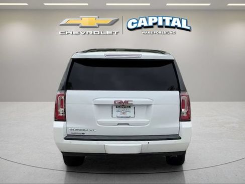 Used 2017 GMC Yukon XL SLT w/ Premium Edition RWD image 4
