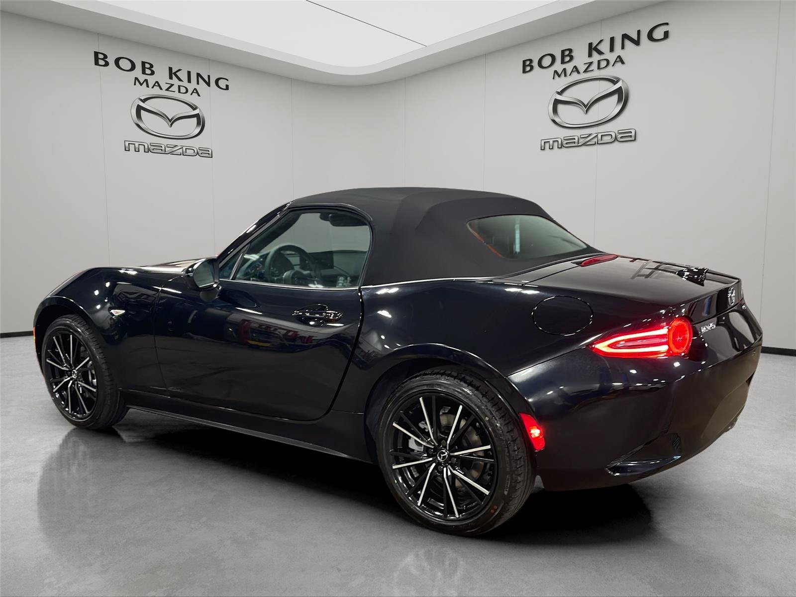 New 2026 MAZDA MX-5 Miata Grand Touring RWD image 3