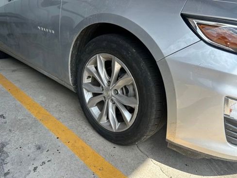 Used 2019 Chevrolet Malibu LT FWD image 3