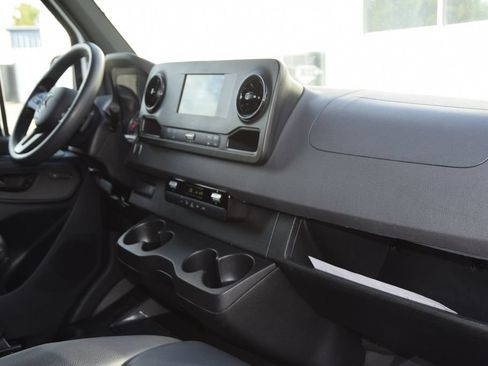 Used 2024 Mercedes-Benz Sprinter 2500 w/ Acoustic Package image 9