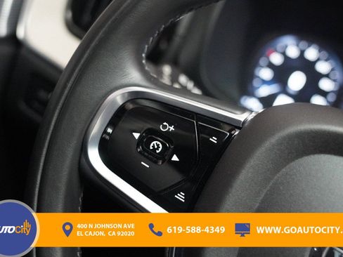 Used 2019 Volvo XC60 T8 Inscription w/ Advanced Package image 19