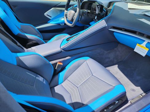 Used 2024 Chevrolet Corvette Stingray Premium Conv w/ Z51 Performance Package RWD image 19