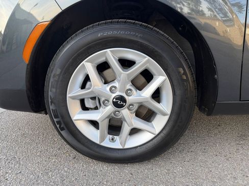 Used 2025 Kia Soul LX w/ LX Technology Package image 28