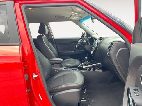 Used 2019 Kia Soul ! FWD image 15