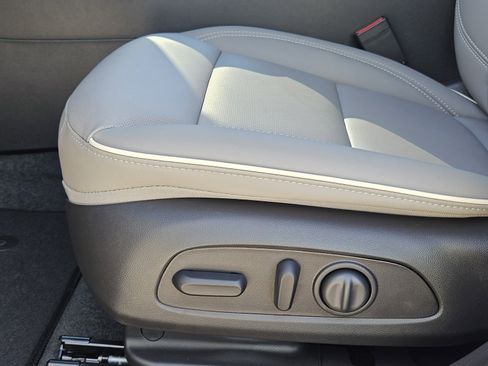 New 2026 Buick Envista Avenir FWD image 17