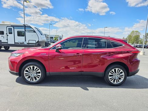 Used 2021 Toyota Venza XLE w/ Softex Package AWD/4WD image 2