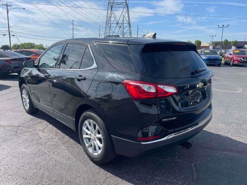 Used 2021 Nissan Rogue SV image 3