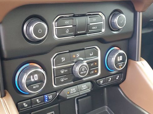 Used 2023 Chevrolet Tahoe High Country RWD image 20