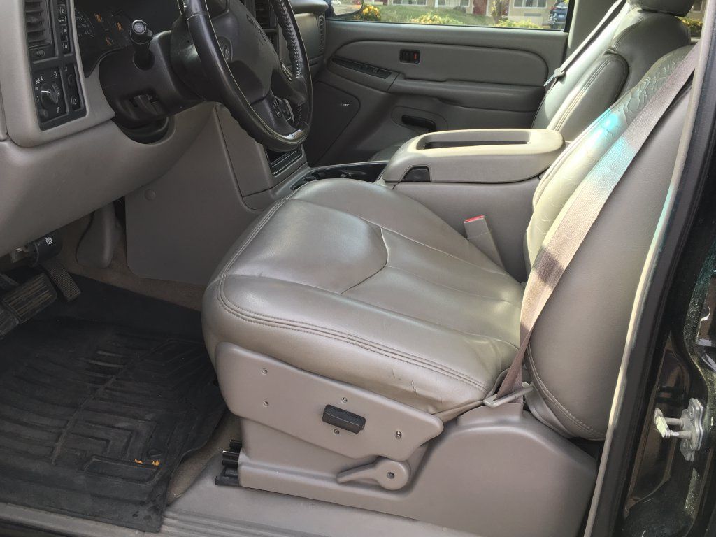 Used 2006 GMC Sierra 1500 SLE w/ Onstar Plus Package AWD/4WD image 4