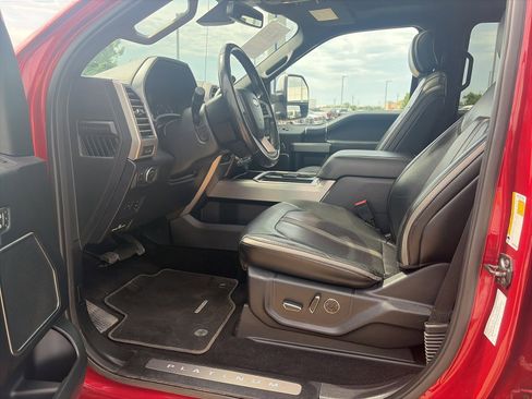 Used 2019 Ford F250 Platinum w/ Platinum Ultimate Package AWD/4WD image 13