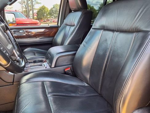 Used 2016 Lincoln Navigator L Select AWD/4WD image 3