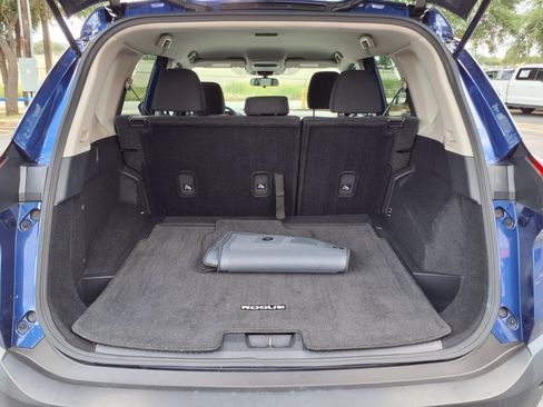 Used 2023 Nissan Rogue S FWD image 11