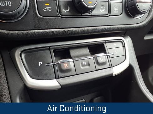 Certified 2024 GMC Terrain SLT AWD/4WD image 6