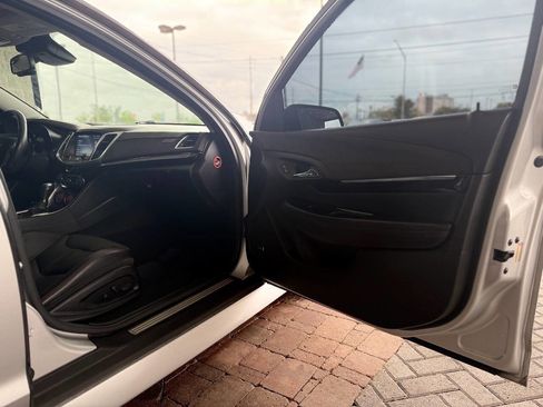 Used 2014 Chevrolet SS RWD image 40