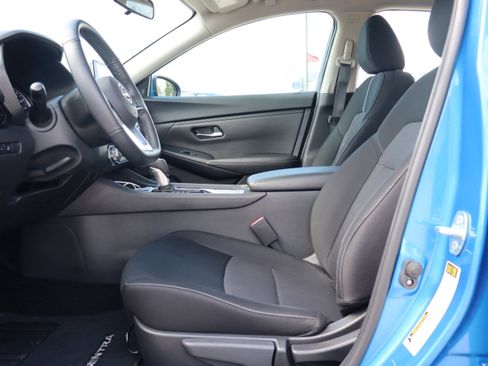Used 2024 Nissan Sentra SV FWD image 9