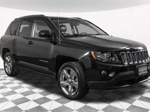 Used 2014 Jeep Compass Latitude image 11