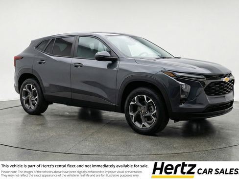 Used 2025 Chevrolet Trax LT image 1