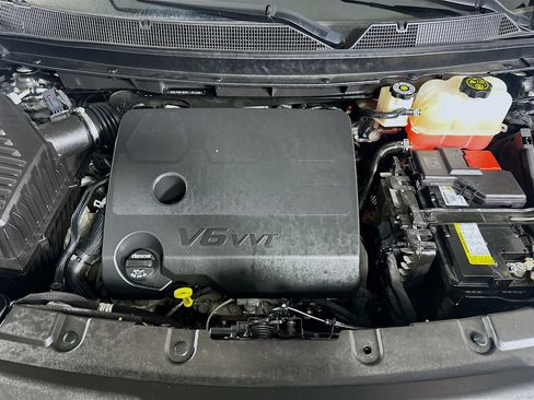 Used 2022 Chevrolet Traverse LT image 33