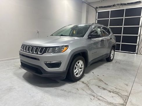 Used 2021 Jeep Compass Sport FWD image 2