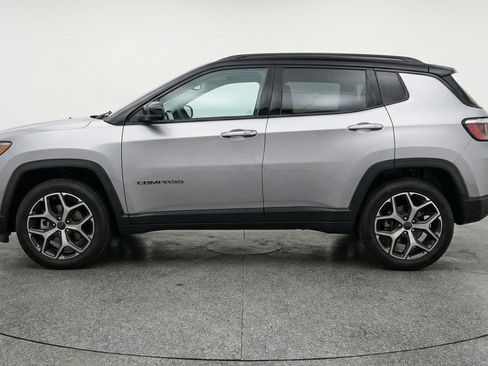Used 2025 Jeep Compass Limited image 5