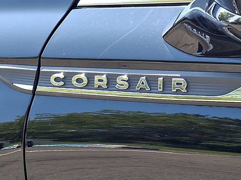 Used 2022 Lincoln Corsair AWD w/ Premium Package image 32
