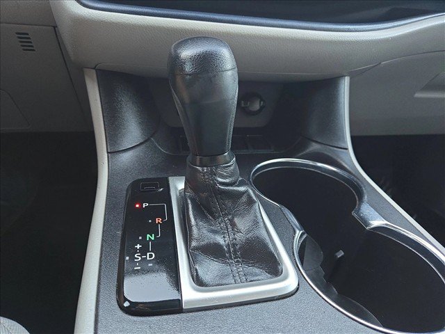 Used 2018 Toyota Highlander LE FWD image 12
