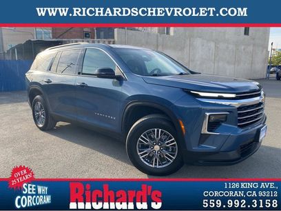 Used 2025 Chevrolet Traverse LT