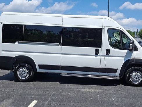 Used 2024 RAM ProMaster 2500 w/ Convenience Group image 6