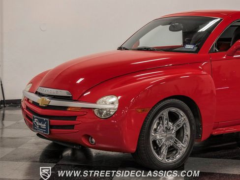 Used 2003 Chevrolet SSR w/ Preferred Equipment Group image 20