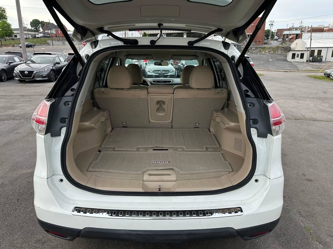 Used 2015 Nissan Rogue SV w/ SV Premium Package FWD image 36