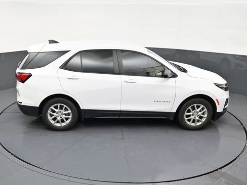 Used 2023 Chevrolet Equinox LS FWD image 17