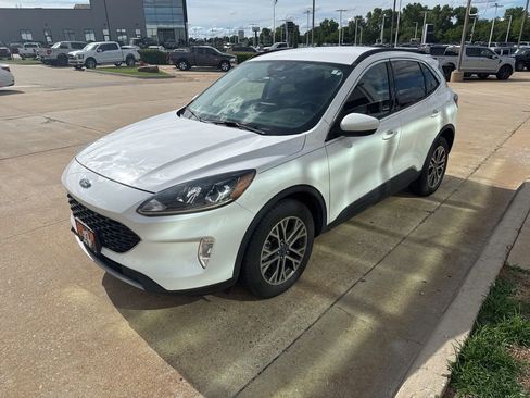 Used 2020 Ford Escape SEL AWD/4WD image 3