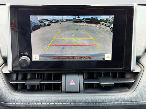 Used 2024 Toyota RAV4 XLE FWD image 30