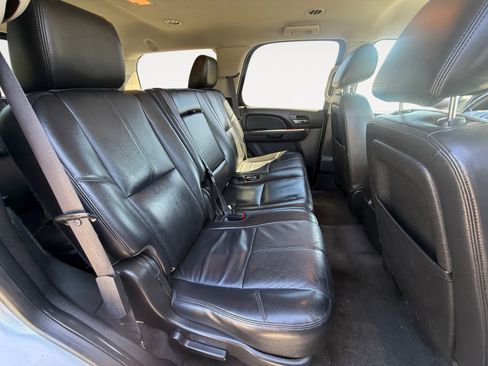 Used 2014 GMC Yukon SLT AWD/4WD image 18