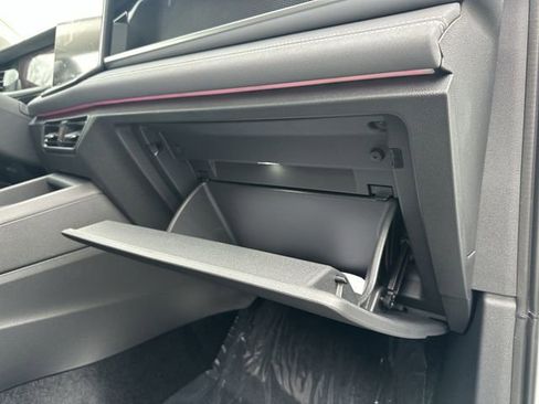 New 2026 Volkswagen Tiguan SE image 34