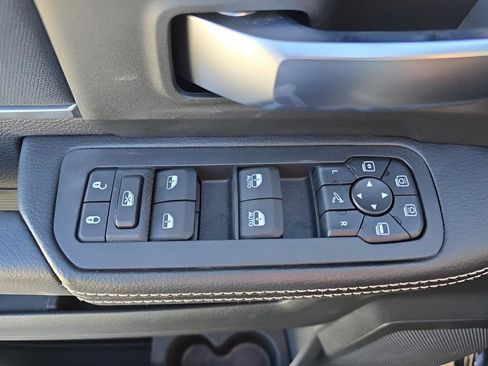 New 2026 RAM 2500 Big Horn AWD/4WD image 10