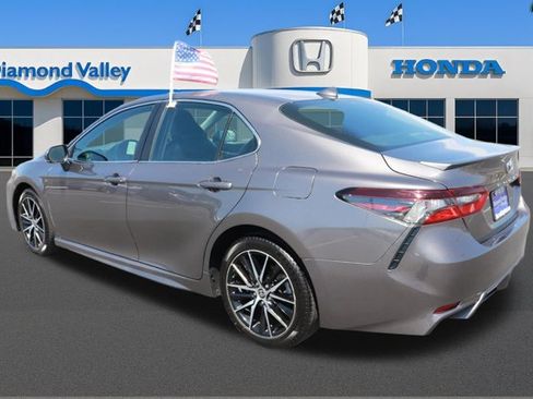 Used 2023 Toyota Camry SE FWD image 4