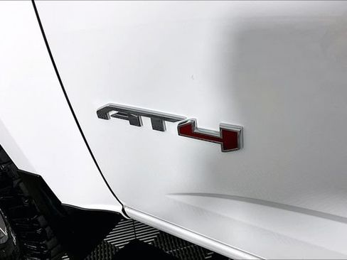 Used 2022 GMC Canyon AT4 AWD/4WD image 24