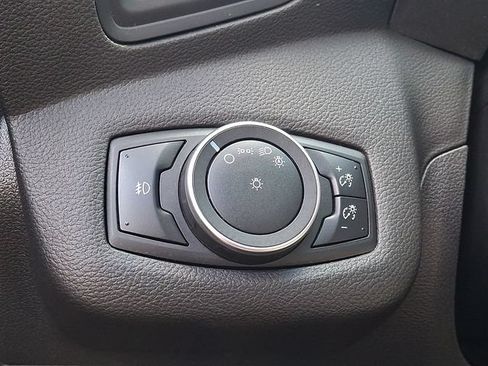 Used 2016 Ford C-MAX Energi SEL w/ Equipment Group 302A FWD image 27