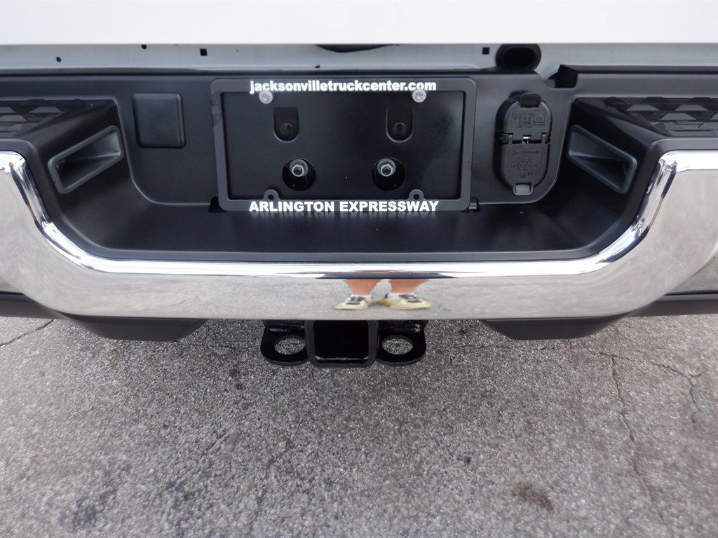 Used 2024 RAM 2500 Tradesman w/ Chrome Appearance Group AWD/4WD image 5